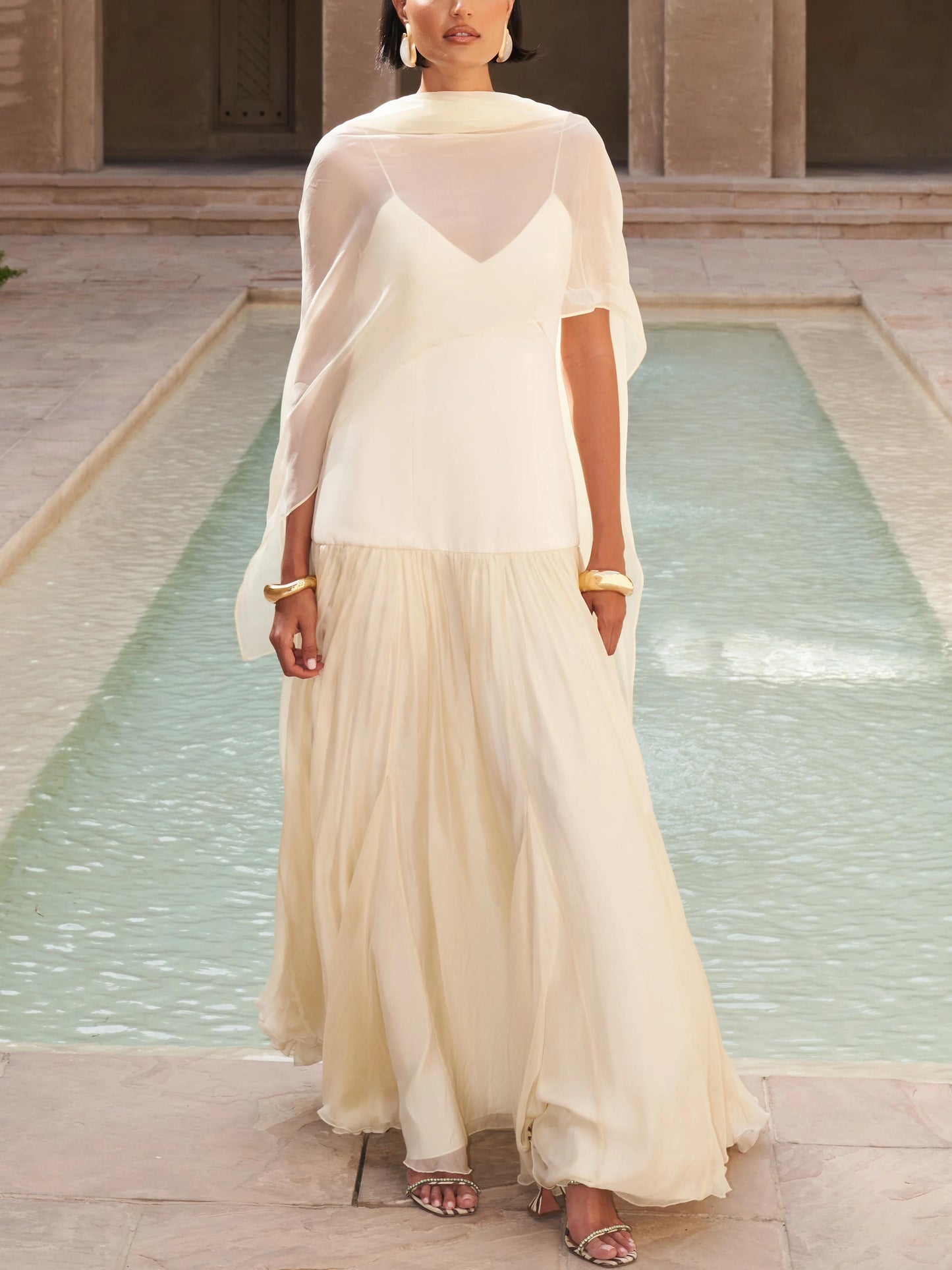 Fía Flows Maxi Dress