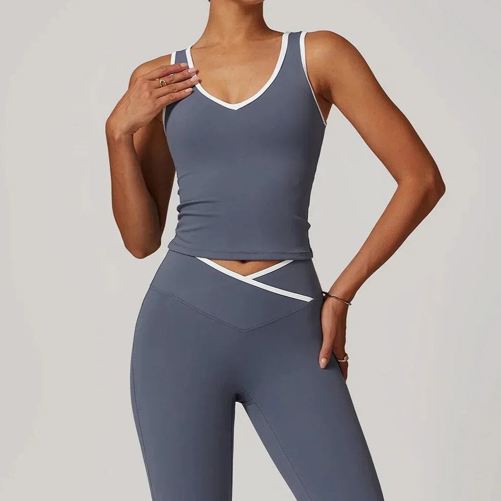 Ensemble deux pièces | Détail croisé flatteur