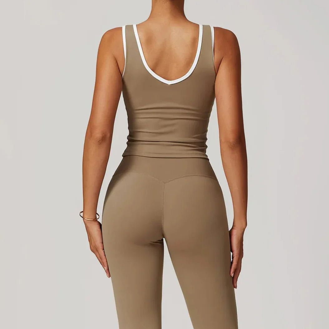 Ensemble deux pièces | Détail croisé flatteur