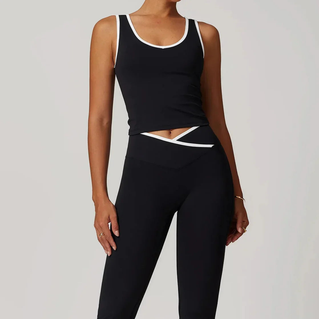 Ensemble deux pièces | Détail croisé flatteur